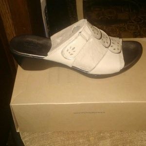 Stylish beige womens shoe